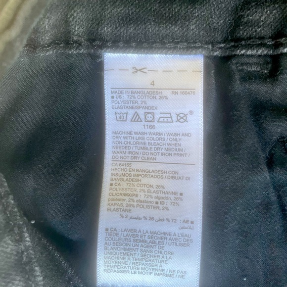 OLD NAVY BLACK DEMIN SHORTS - Picture 5 of 6